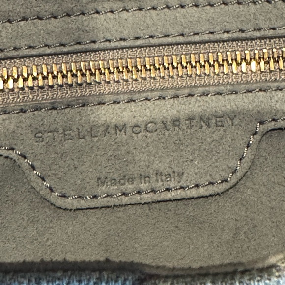 NWT - STELLA MCCARTNEY
Soft Quilted Denim Beckett Shoulder Bag In Blue - Picture 7 of 16